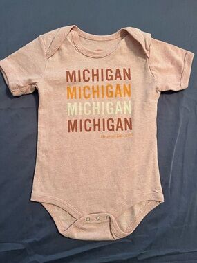 🆕 Home Free Michigan Graphic Baby One-Piece Onesie in Dusty Pink